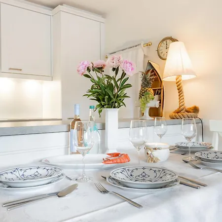 Dr Kaiser Nyaraló List