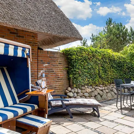 Dr Kaiser Nyaraló *